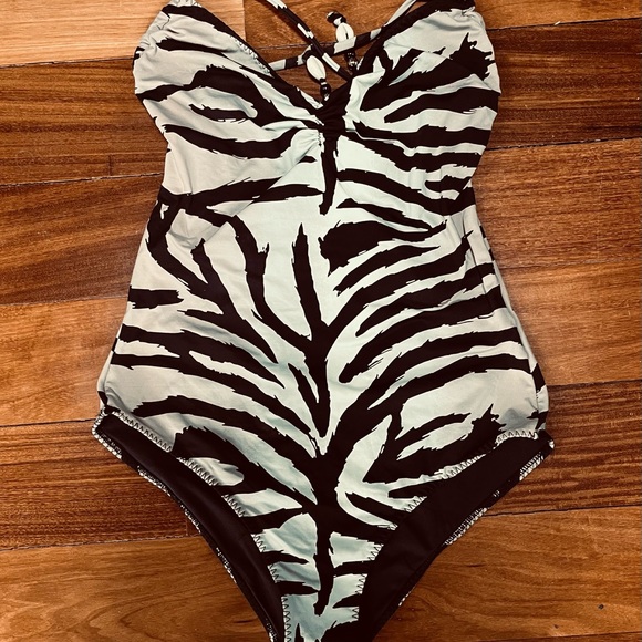 H&M Zebra Print One Piece Swimsuit size 8 - Picture 1 of 5